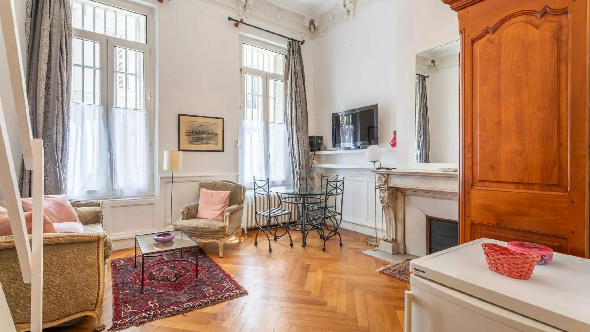 דירות Charming Duplex With Ac -1Br-2P- מרסיי 0*,  צרפת